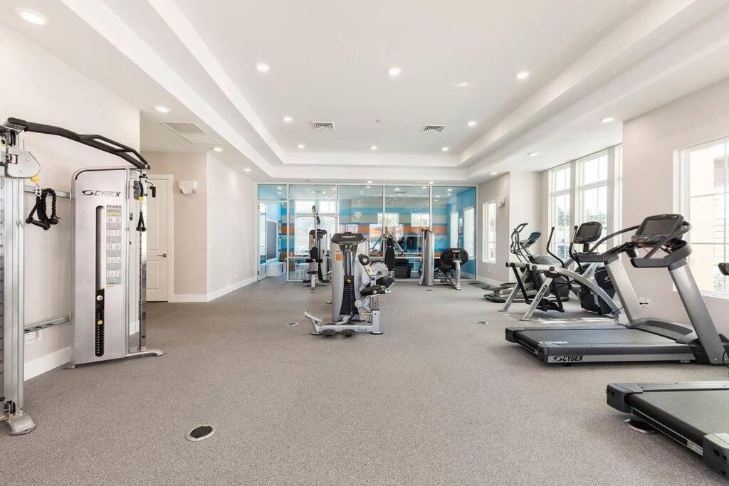 Location!! Modern Luxury 2 Miles From Disney! Pousada *