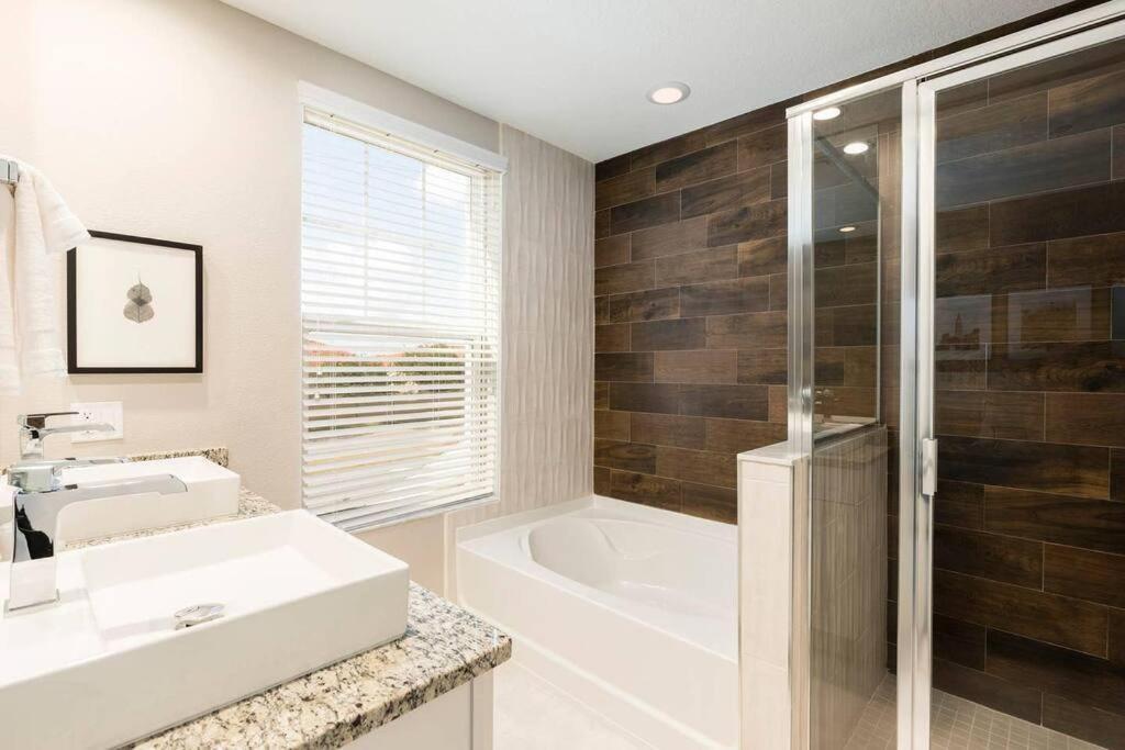 Location!! Modern Luxury 2 Miles From Disney! Pousada *